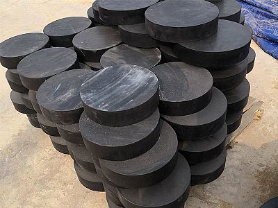 四川板式橡胶支座由若干层橡胶片与薄钢板经加压硫化